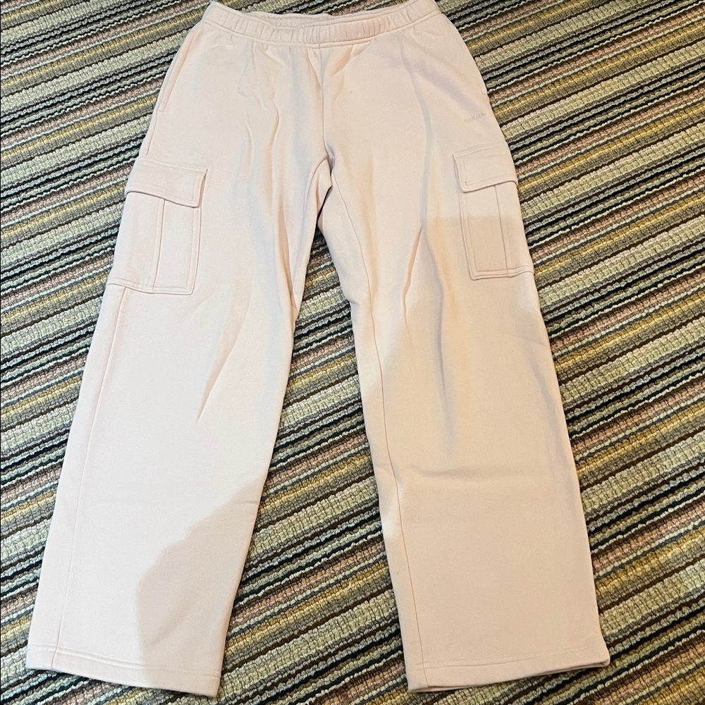 Baby pink Aritzia cargo sweatpants